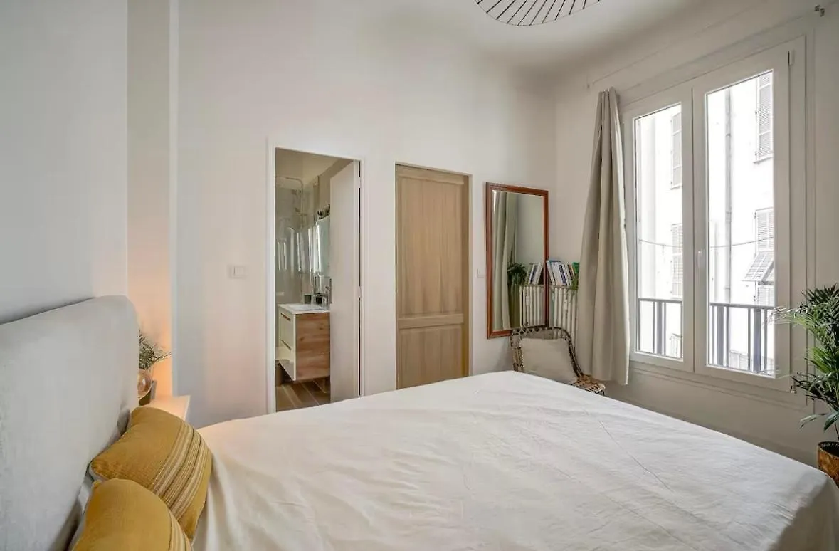 Calme & Chic Apartement - Nice Centre 0*,  Франция