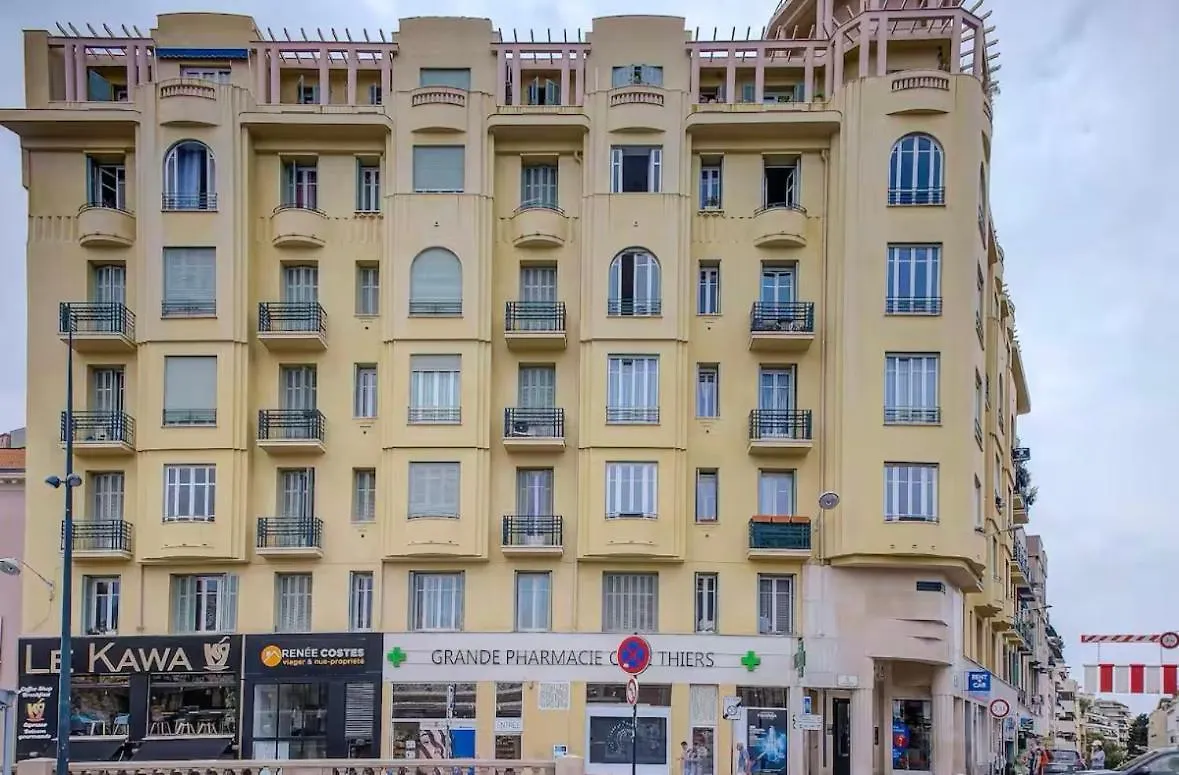 Calme & Chic Apartement - Nice Centre Франция
